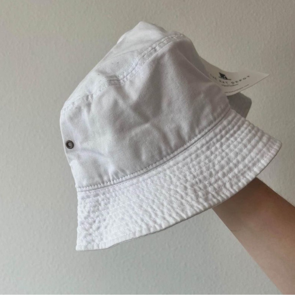 New White Bucket Hat Size S/M